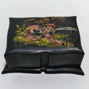 BEAUTIFUL VINTAGE JAPANESE LACQUER CIGARETTE WOODEN BOX HAND PAINTED.